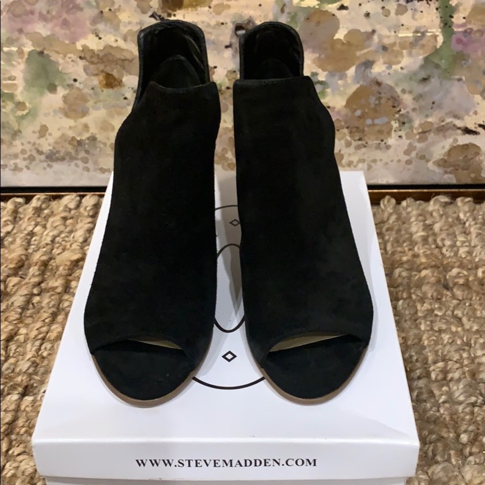 Black suede open toe booties. Steve Madden. Sz 7.5 - Picture 6 of 6